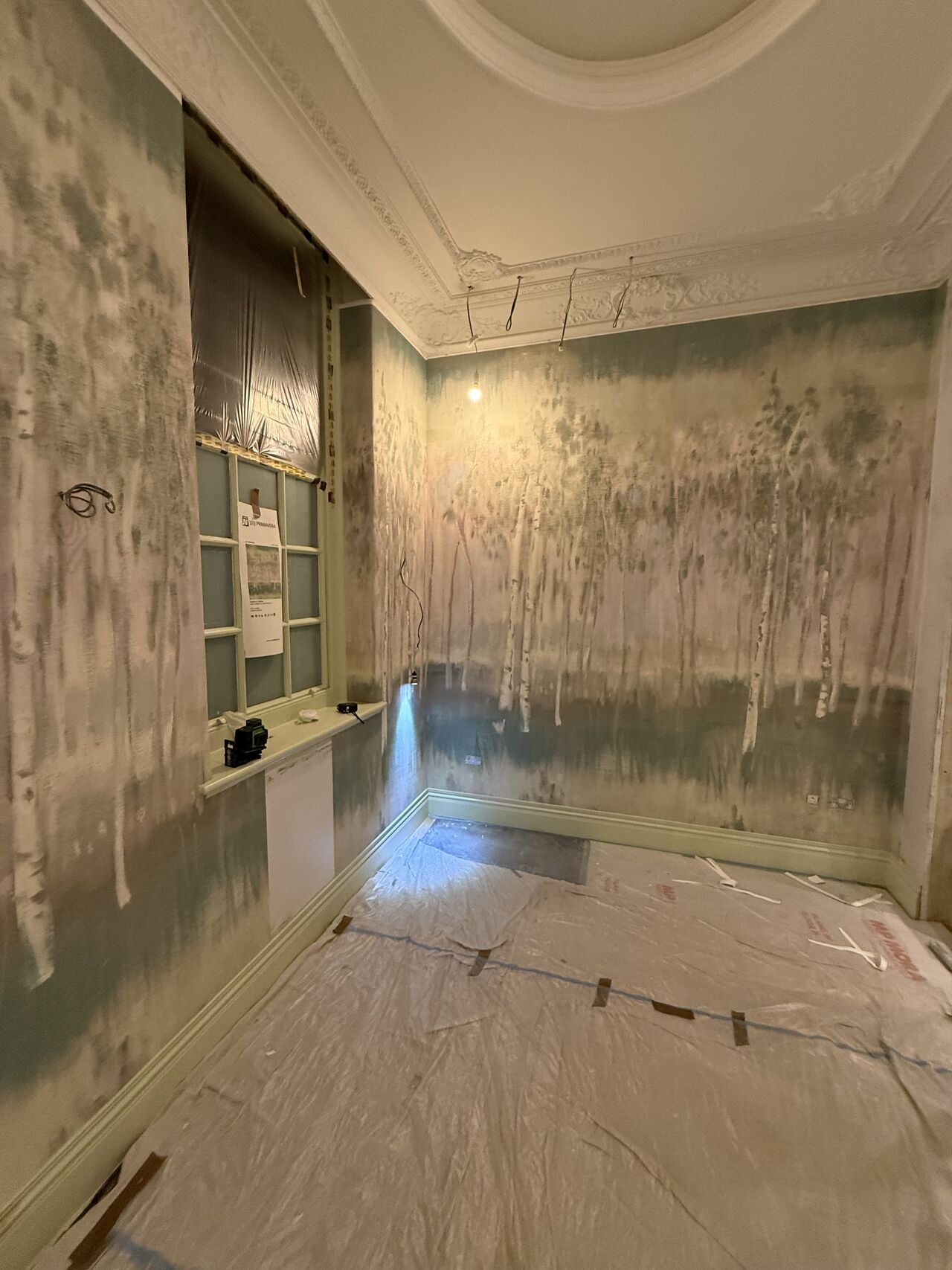 Sloane Square - installing a Jannelli&Volpi mural