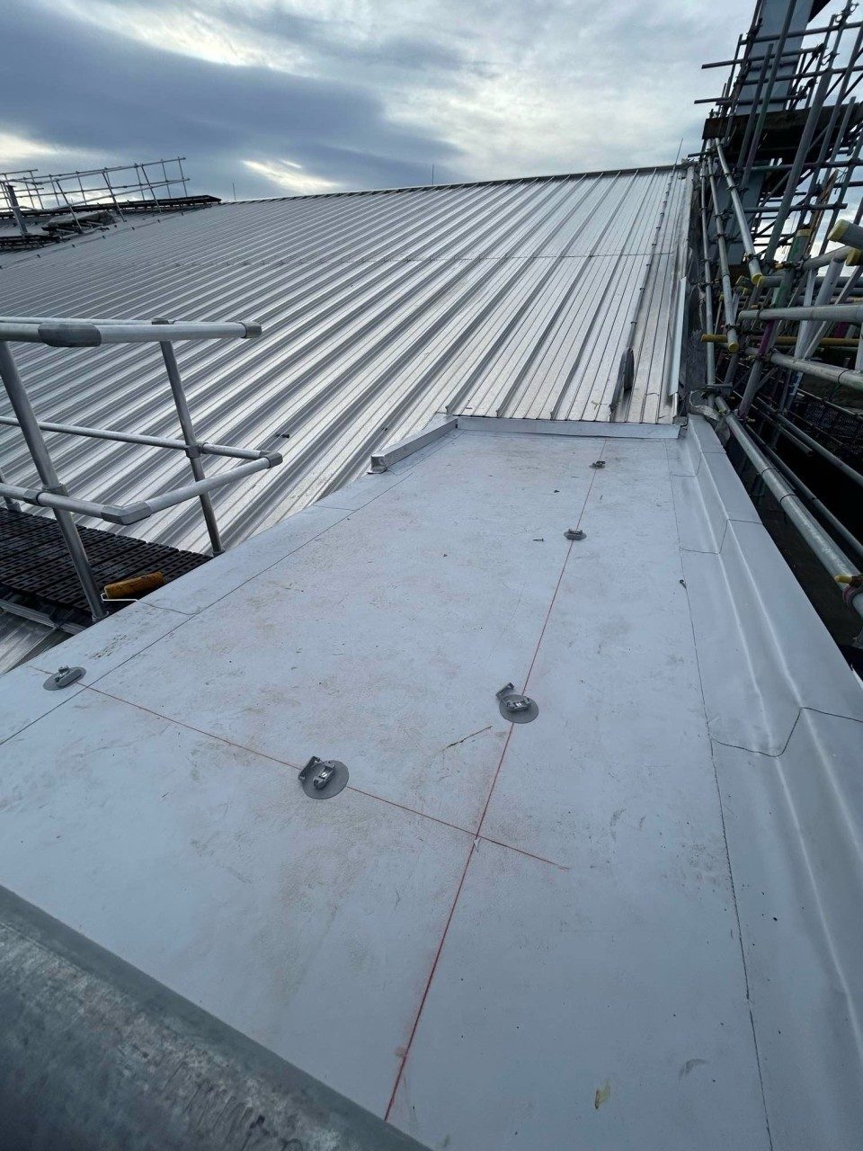 Single ply roof, commercial building