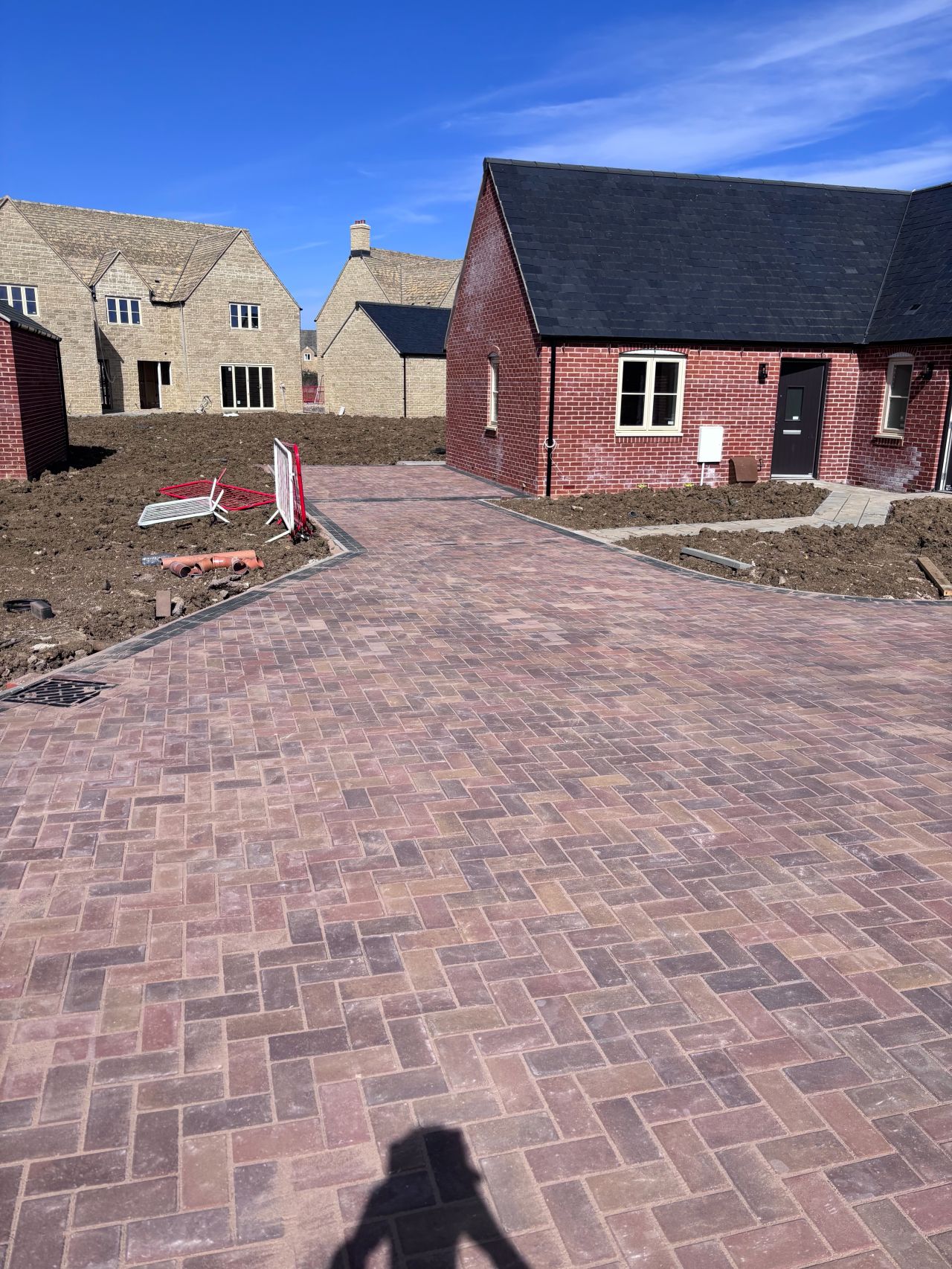 90° shared driveway — photo 2