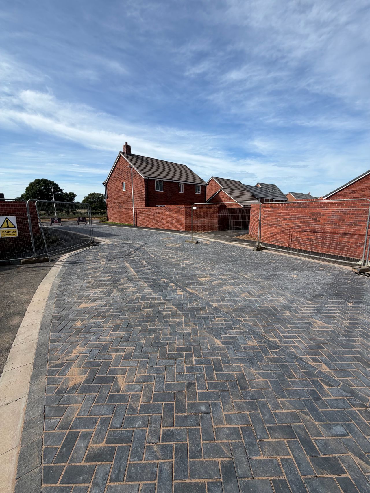 80mm shared driveway — photo 2