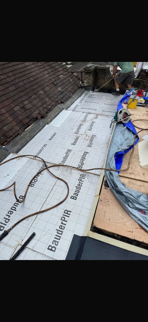 BauderPIR insulation boards laid to falls